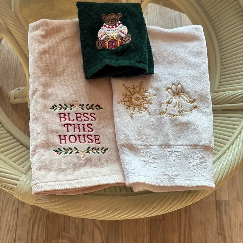 Christmas Holiday Hand Towels Set